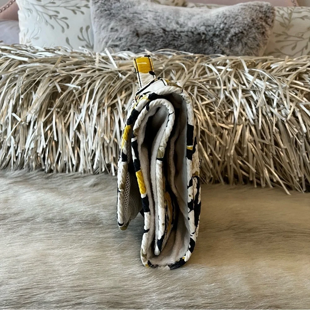 VERA BRADLEY Dogwood 2012 Baby Changing Pad Clutch Black Yellow White Floral